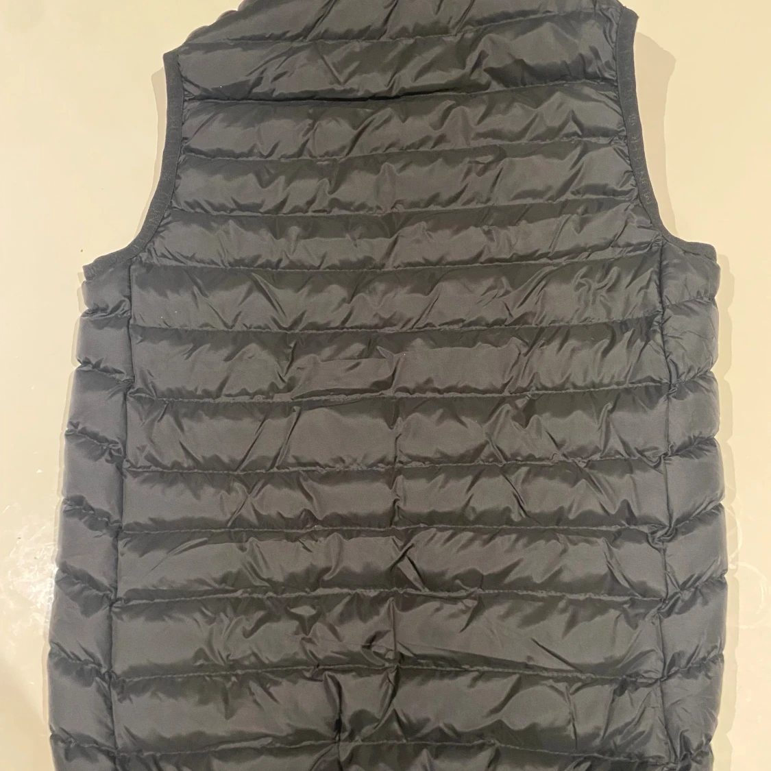 Svart dunväst från Moncler - 1