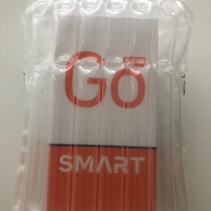 i16 Pro Max – Helt ny i förpackning - Go Smart i16 Pro Max är en Android-telefon med Snapdragon 8 gen3-processor, Android 14, 108 MP bakre kamera och 72 MP främre kamera. Full HD Super AMOLED-skärm. Levereras i originalförpackning. 000+.  Info:  • Ny, aldrig använd  • Levereras i originalförpackning  • Ej operatörslåst  • Liknar iPhone till design och meny  • Laddare och tillbehör medföljer