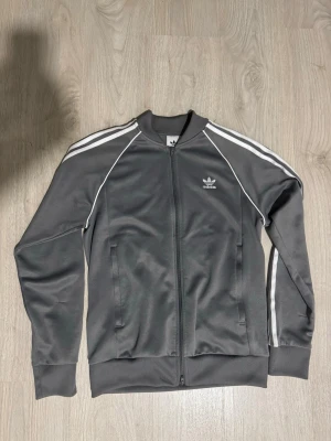 Adidas shirt - Size M adidas shirt. Bought from JD. Perfect condition!! Askr for more!!