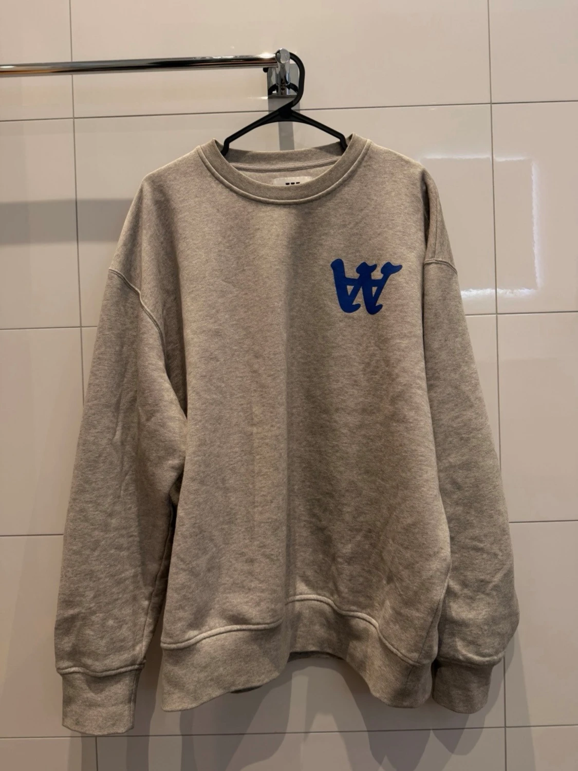 Grå sweatshirt från Wood Wood - 1