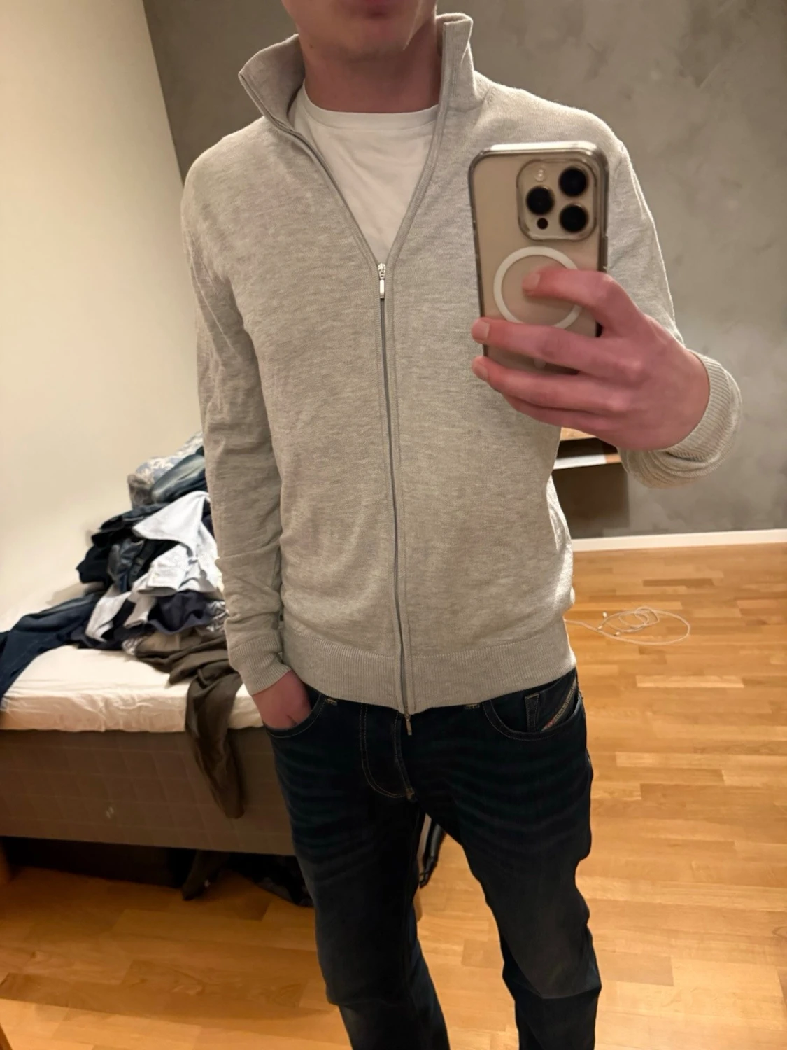 Ljusgrå kofta från Suitsupply S