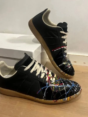 Maison Margiela skor - Maison Margiela Skor helt nya i storlek 42/43, SNABB AFFÄR PRIS KAN DISKUTERAS