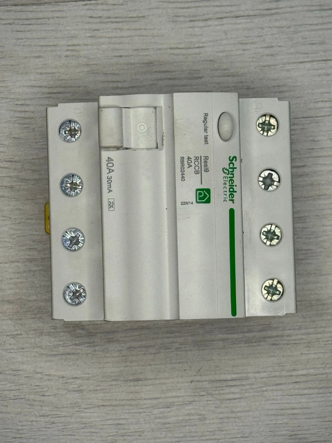 Schneider Resi9 Jordfelsbrytare 4P 40A 30mA (R9R02440) - 3