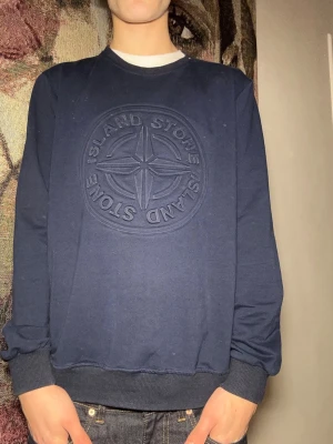 Stone Island Sweatshirt  - Stone Island | Storlek M | Skick 9/10 | Modellen är 170cm | Köpt begagnad, tror den e äkta! //CDL