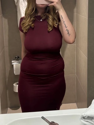 Röd klänning  - Röd klänning köpt från lager 157, storlek Xs. Superfint skick!