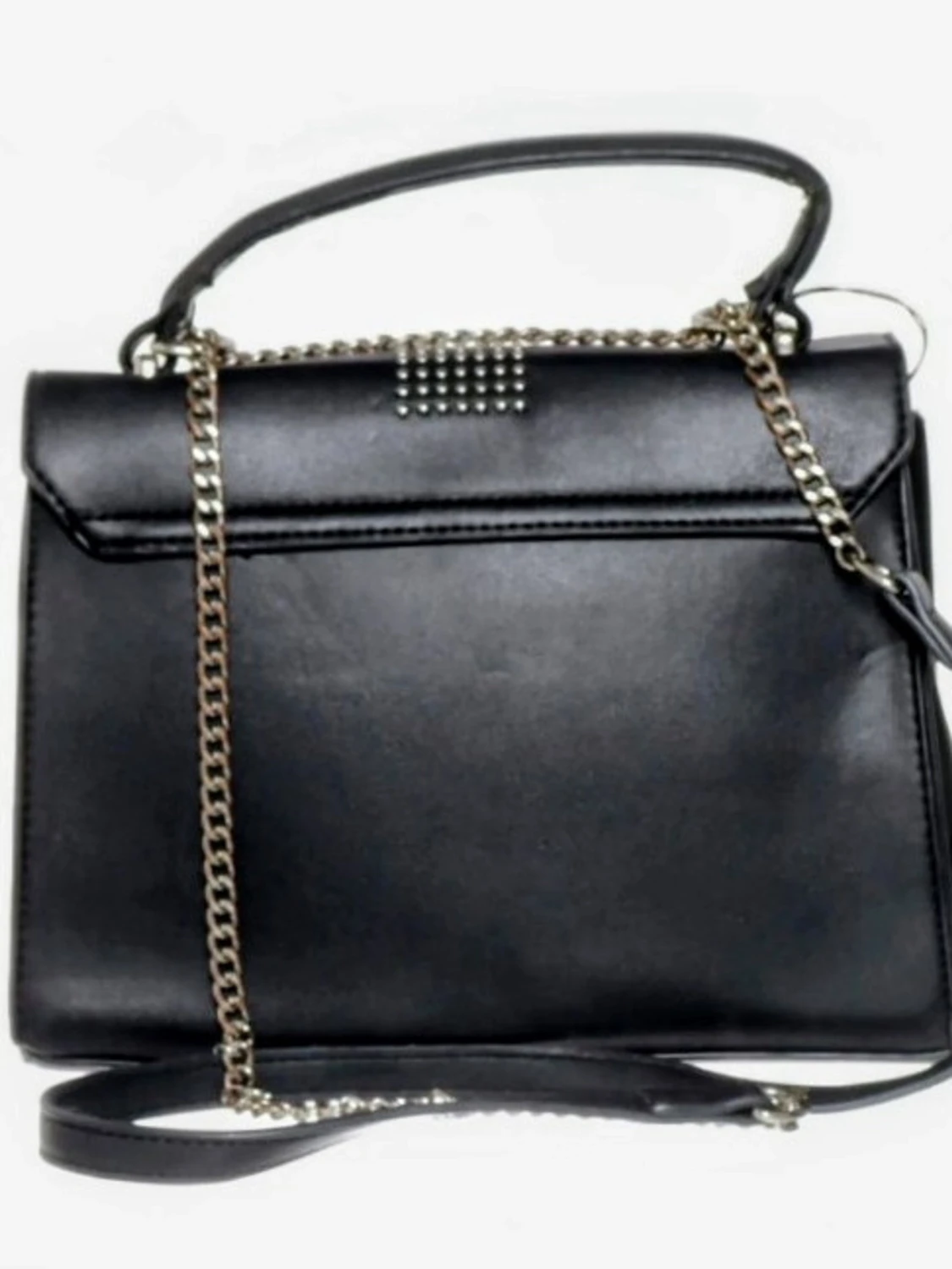 Svart handväska med kedja och nitar - 1