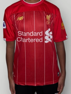 Liverpool tröja M.salah strl M - Helt ny. Fin replika med hög kvalitét. Storlek: Medium. Pris: 359kr. 