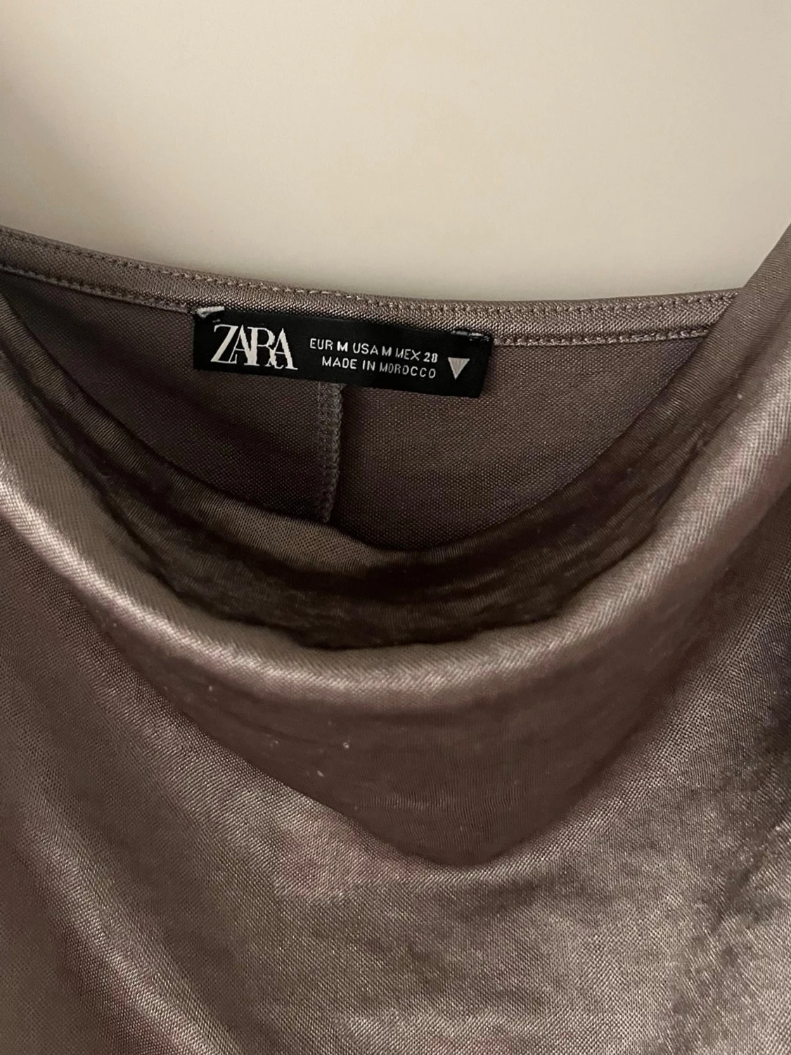 Grå omlott linnetopp från Zara - 2