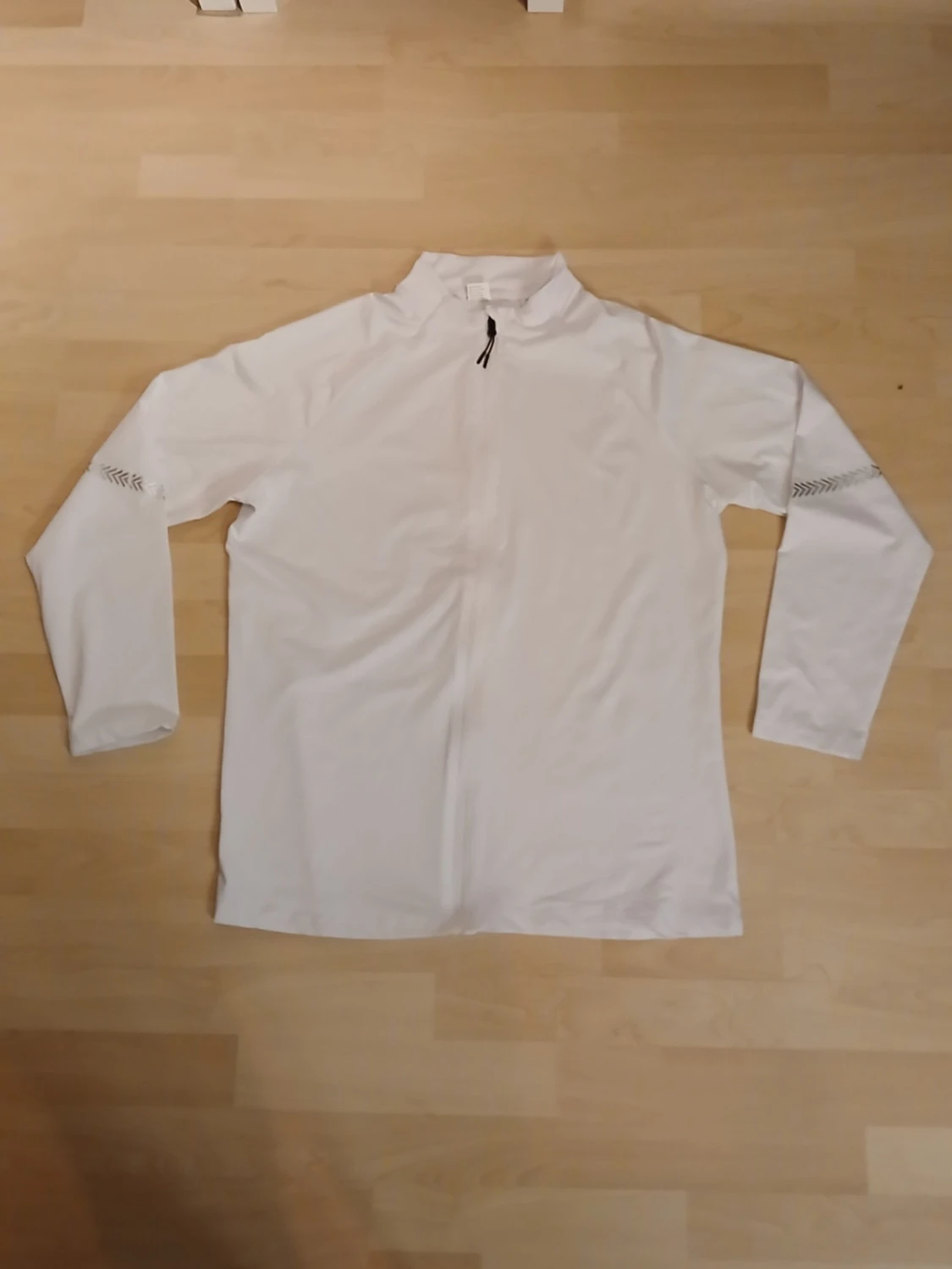 Vit långärmad träningströja från Temu. XL