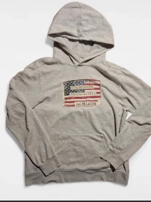 Ralph laruen hoodie - En skit snygg Ralph laruen hoddie i bra skick😊