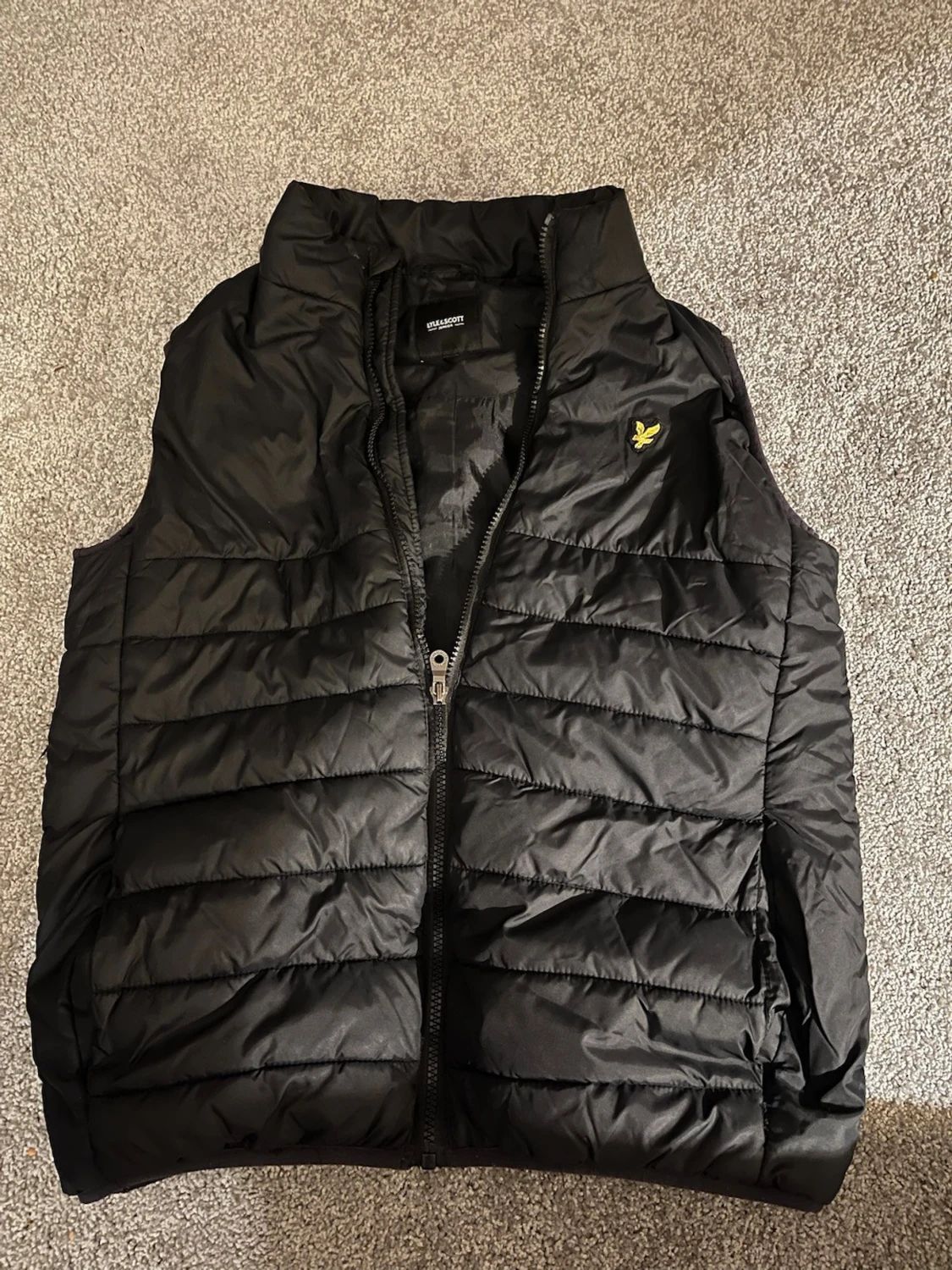 Svart dunväst från Lyle & Scott - 3