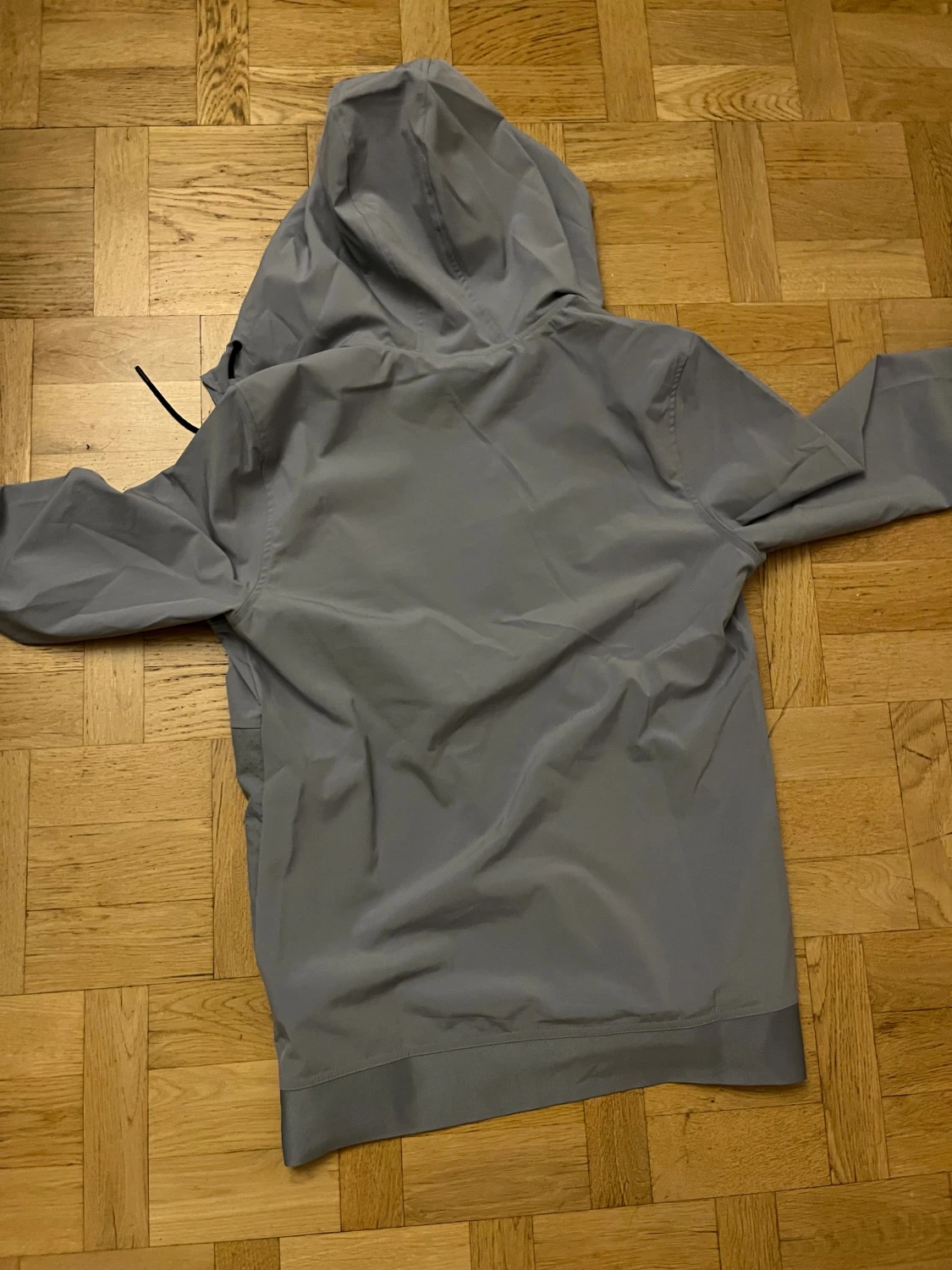 Grå vindjacka från Under Armour - 2