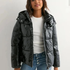 Vinterjacka🌸 - Skitsnygg vinterjacka från Nelly i strl xs💗💗💗