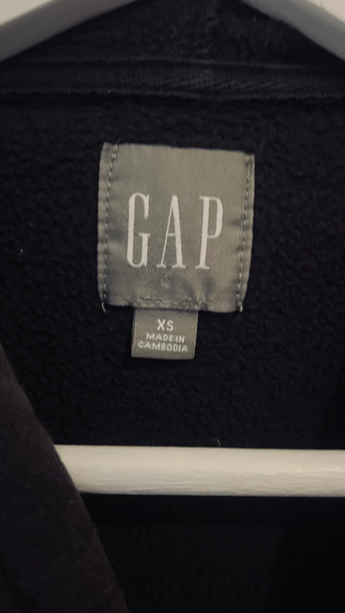 Svart hoodie från GAP XS - 1