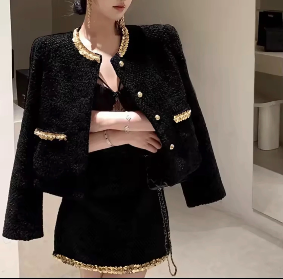 Set Svart jacks och kjol med shorts under kjol