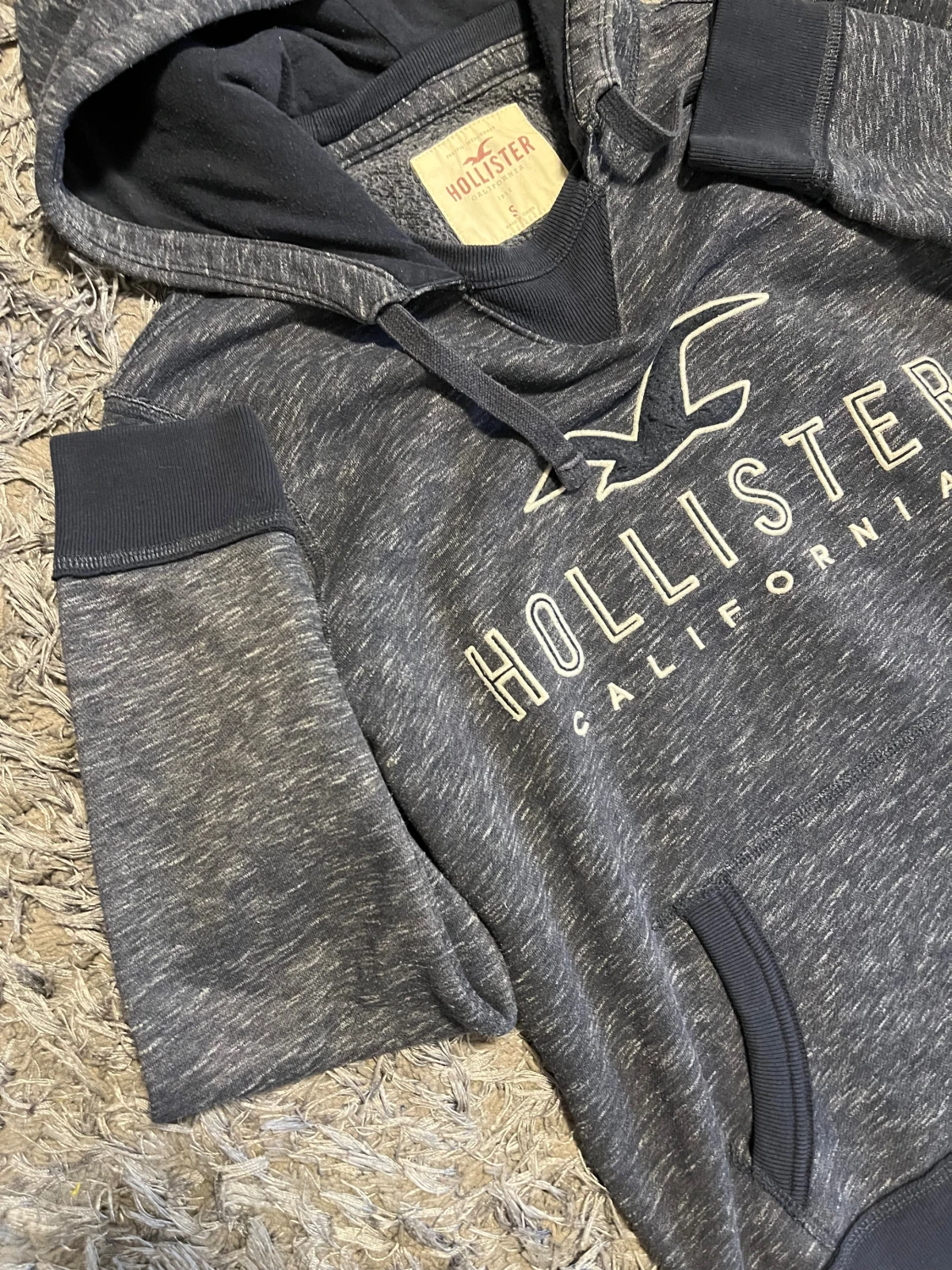 Mörkblå Hollister hoodie med kort ärm - 2