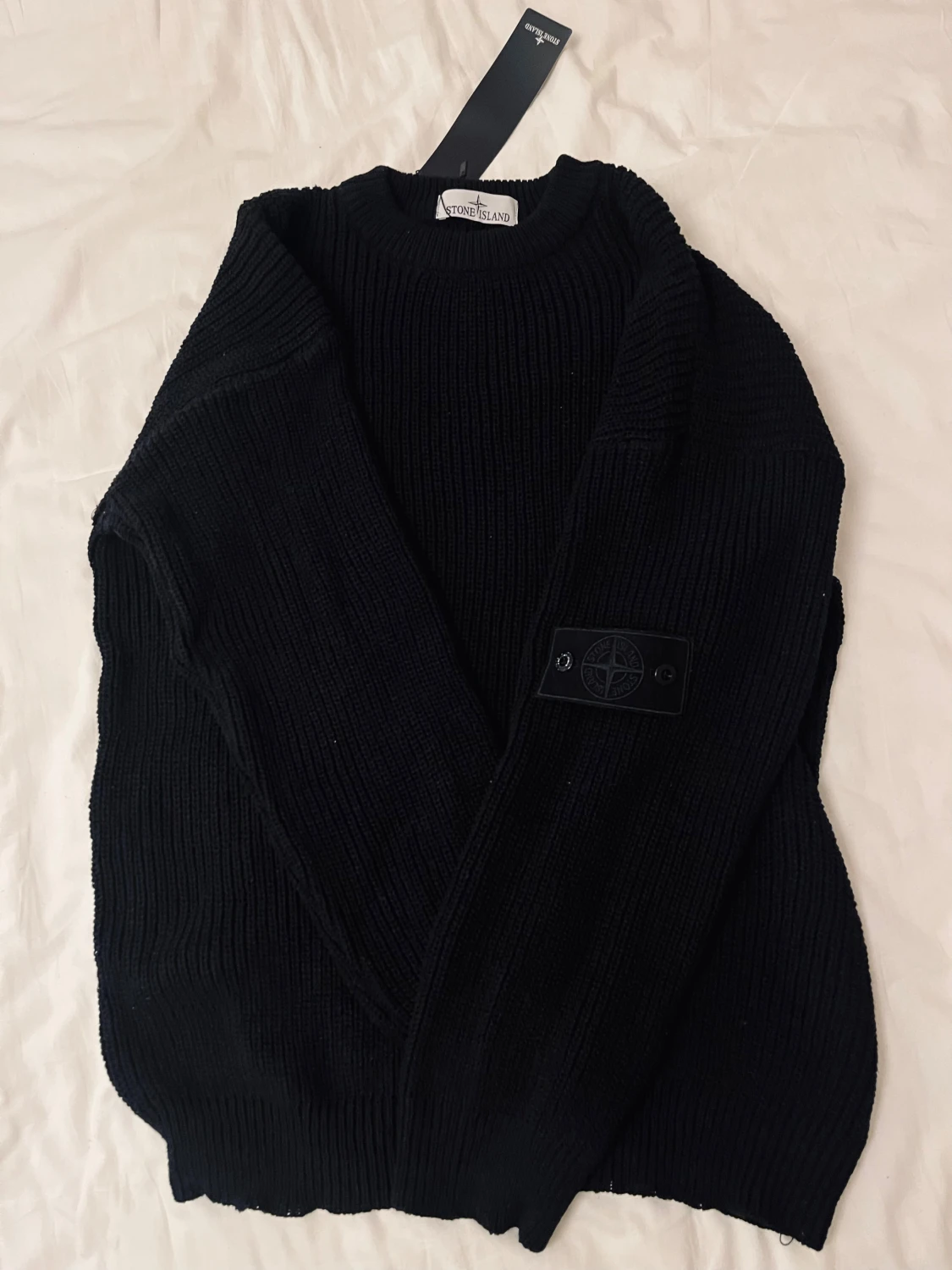 Svart stickad tröja från Stone Island