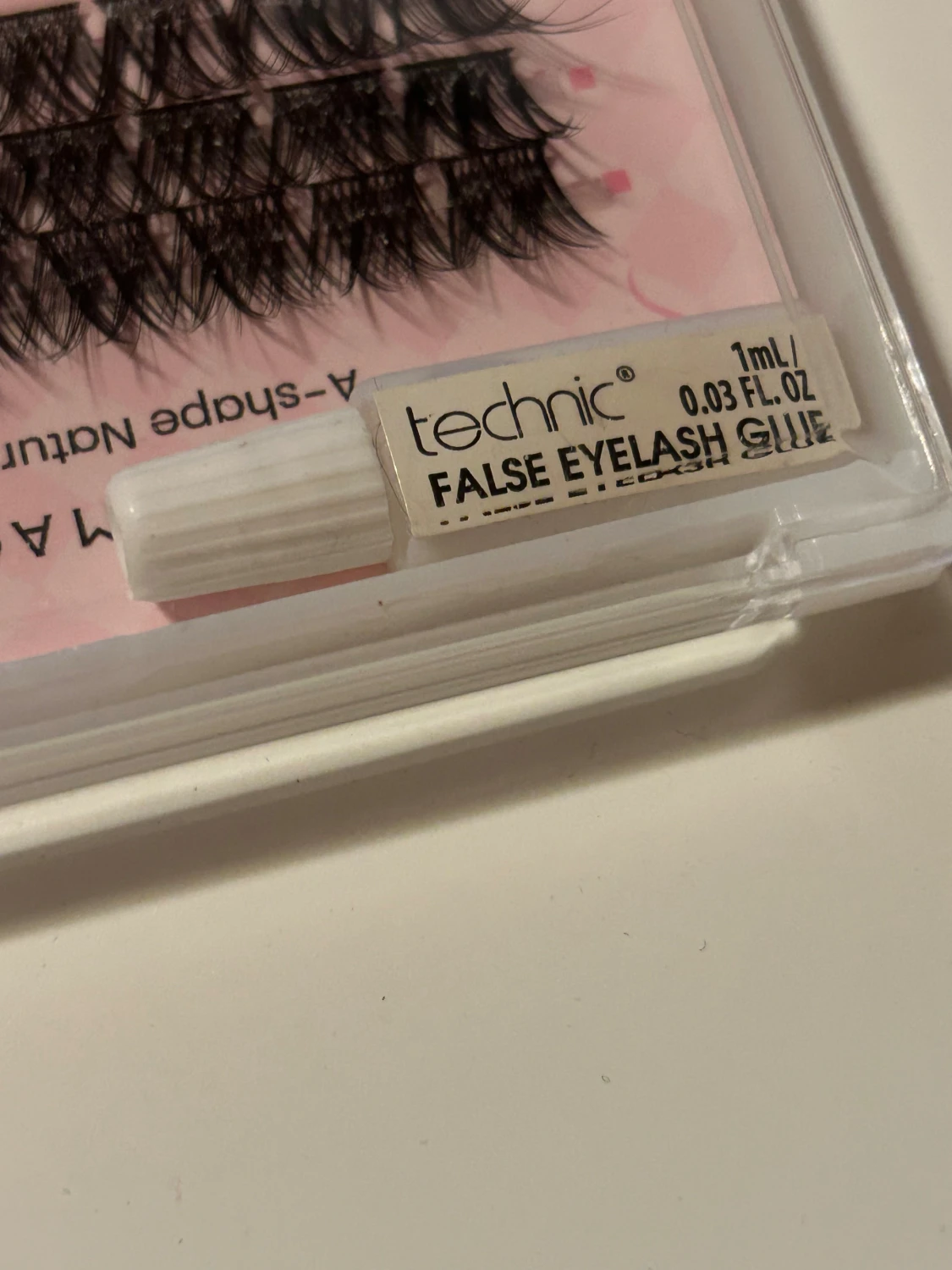 Magefy lösögonfransar med lim - 1