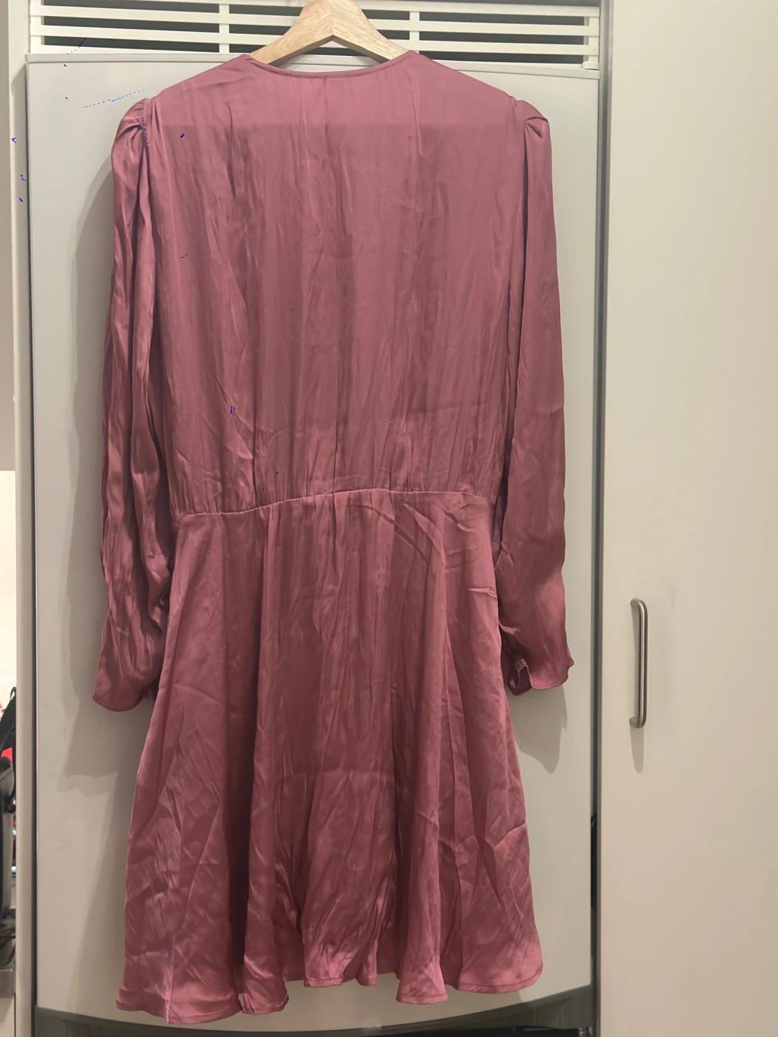 Lila omlottklänning från MNG - 1