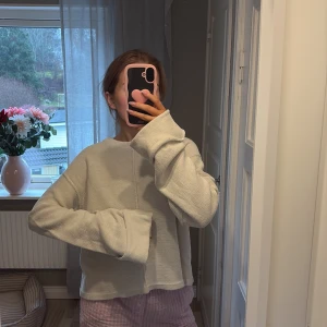 Vit stickad  - Jättefin vit stickad från NAKD som inte kommer till användning tyvärr 💗