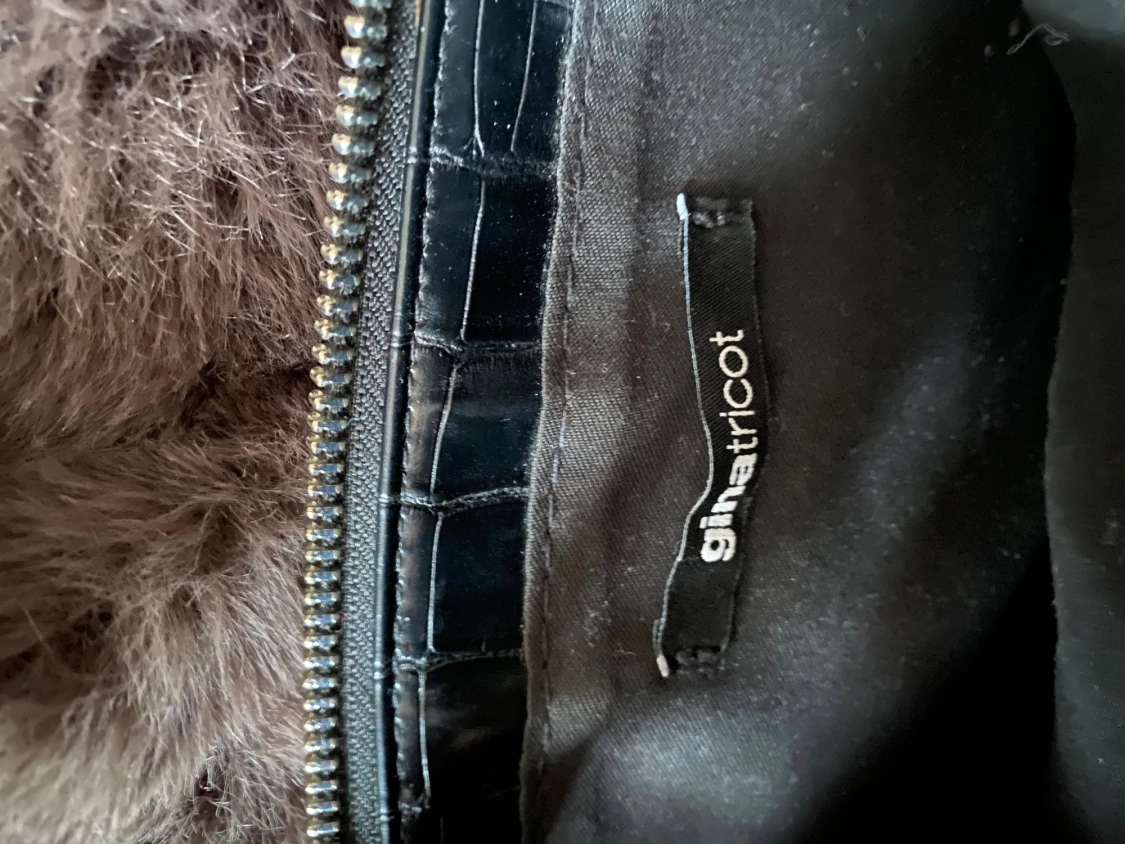 Svart axelväska från Gina Tricot - 2