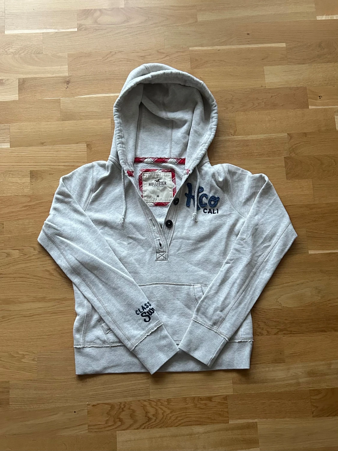 Grå cardigan från Hollister