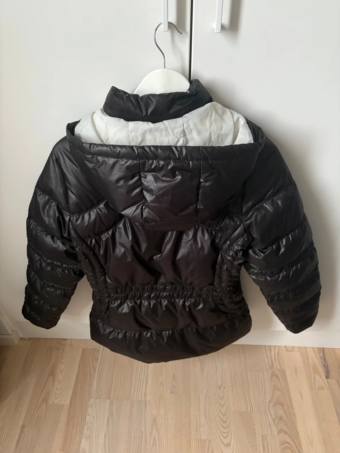 Svart pufferjacka från Puma, M - 1