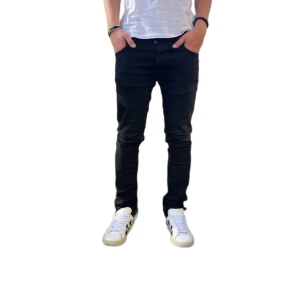 Nudie ”grim Tim” - Säljer ett par nudie grim Tim  jeans som passar perfekt för alla årstider. Storlek W30 L32 och passar dig som är ungefär 175-185cm. Jeansen är i nyskick och har endast använts ett par gånger. Vid frågor eller funderingar är det bara att skicka ett meddelande. Pris kan diskuteras vid snabba affärer.