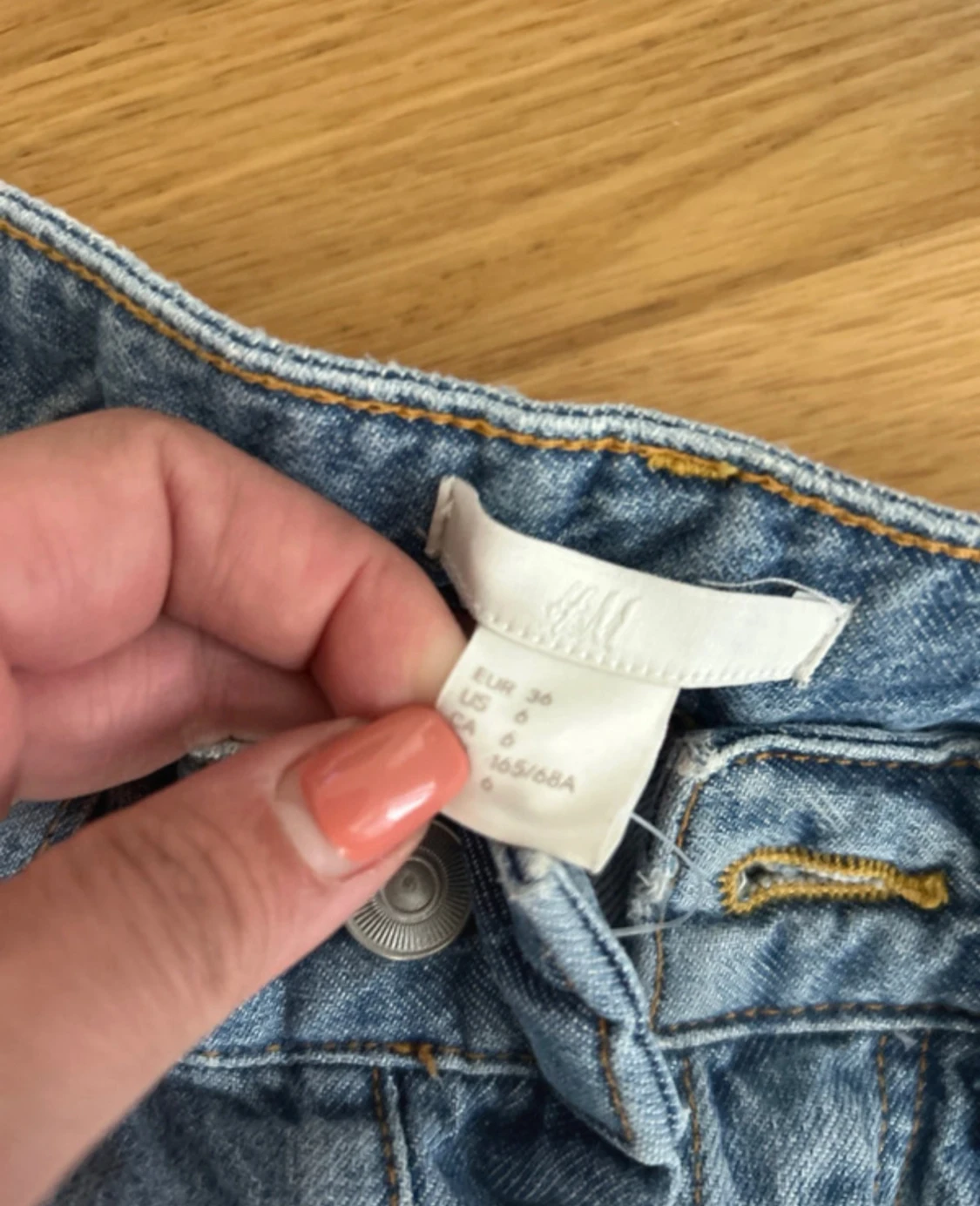Blå slitna jeans från H&M, strl 36 - 1