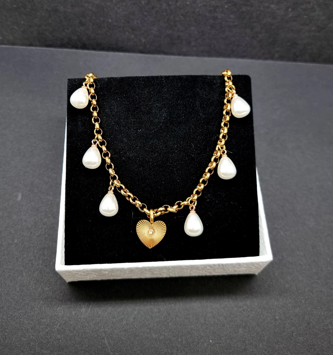 Handgjort halsband med hjärta  - 1