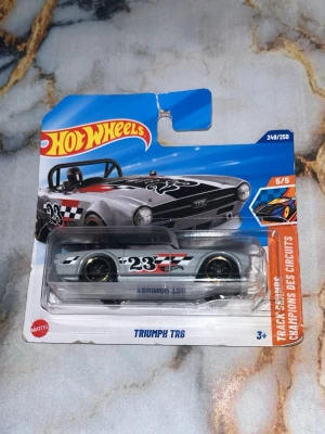 Treasure Hunt hot wheel  - Bilderna visar en Hot Wheels Triumph TR6 i förpackning, bilen helt orörd                                                          Jag kan diskutera pris vid ett eventuellt köp!