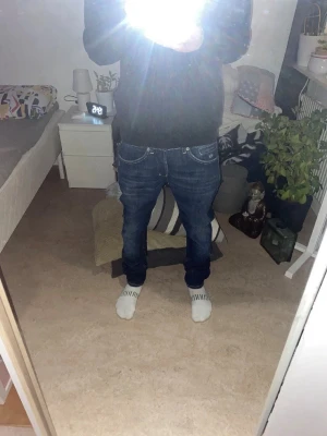 Dondup jeans  - Modell| george| Skick 10/10| Storlek 30| Pm för mer info!