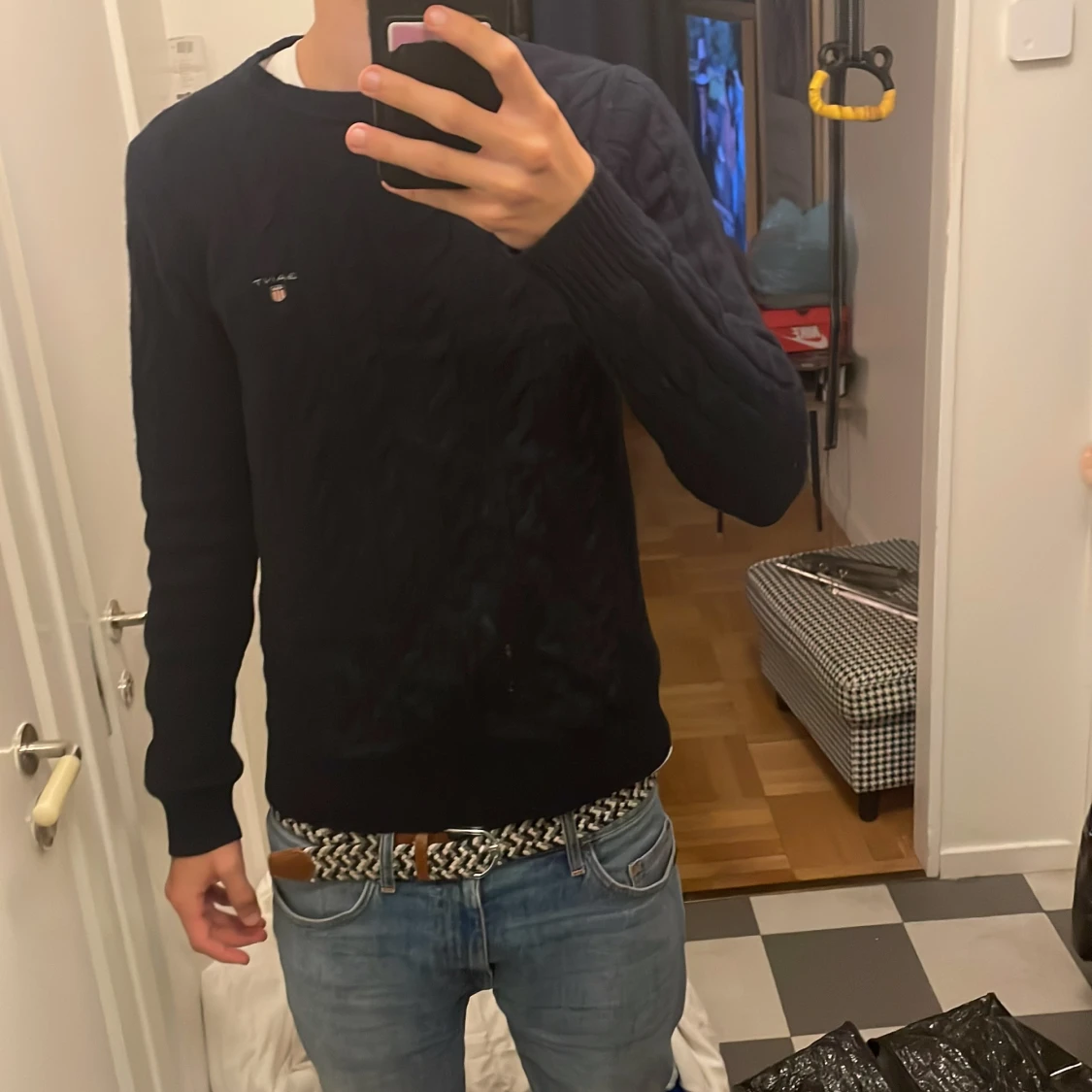 Mörkblå kabelstickad tröja från GANT