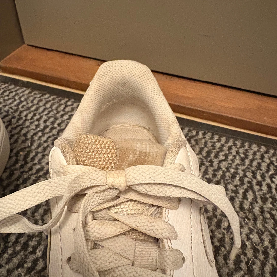 Vita Nike sneakers i skinn - 2