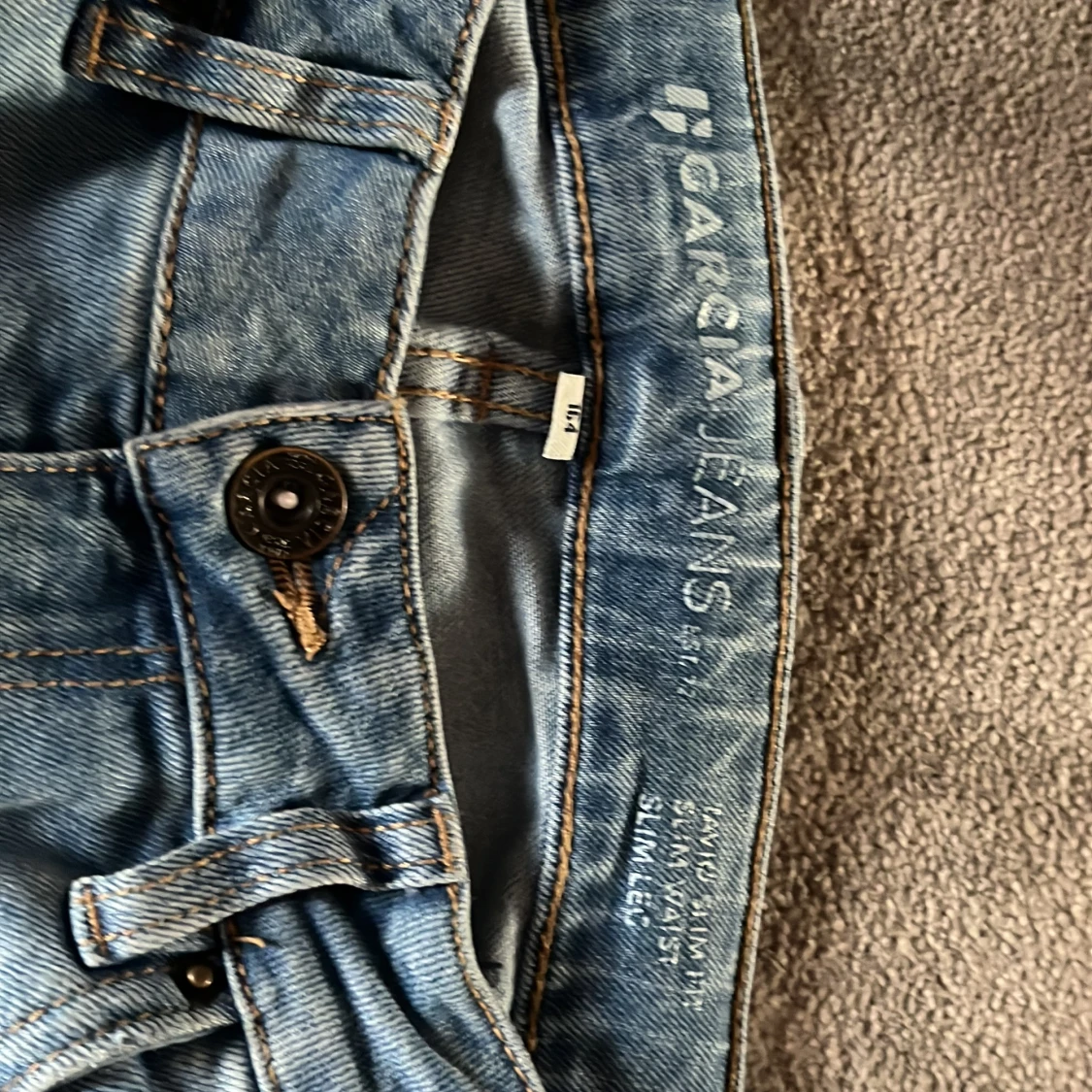 Blå slim fit jeans från Garcia - 3