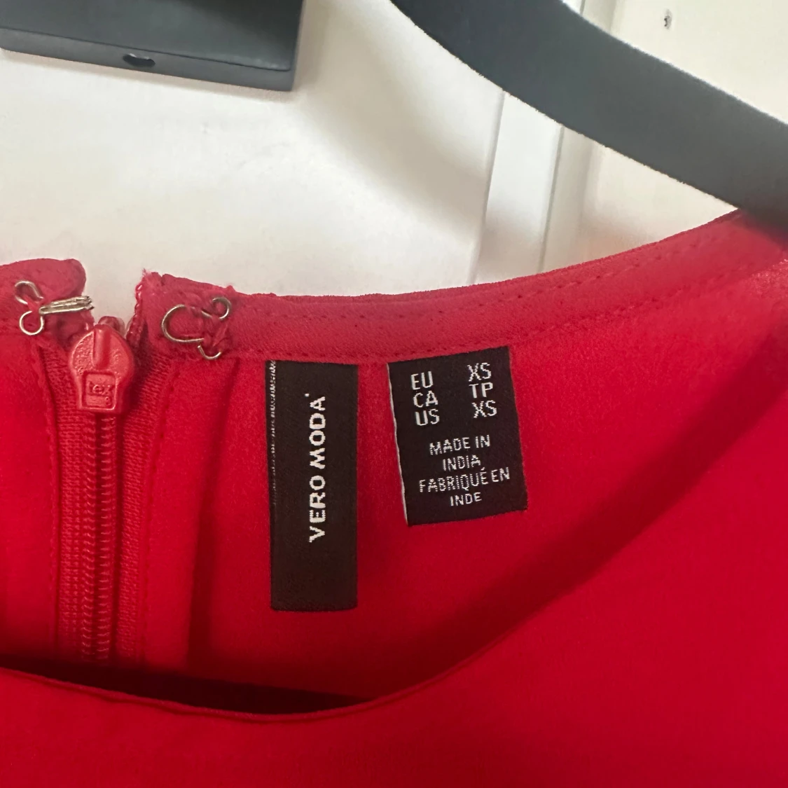 Röd blus med volang från Vero Moda - 2