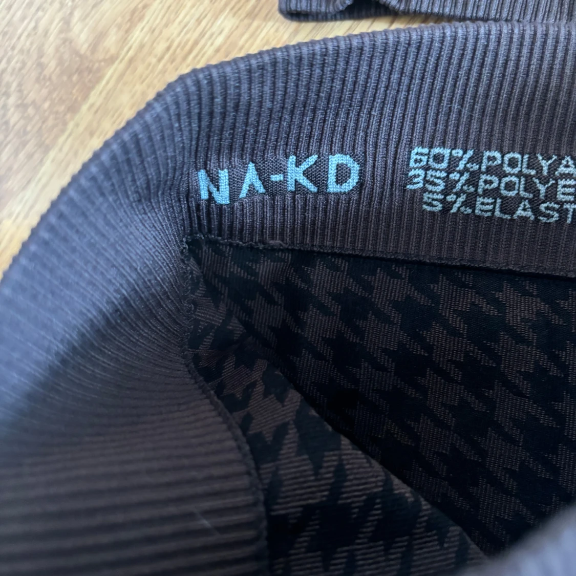 Brunt träningset från NA-KD - 3