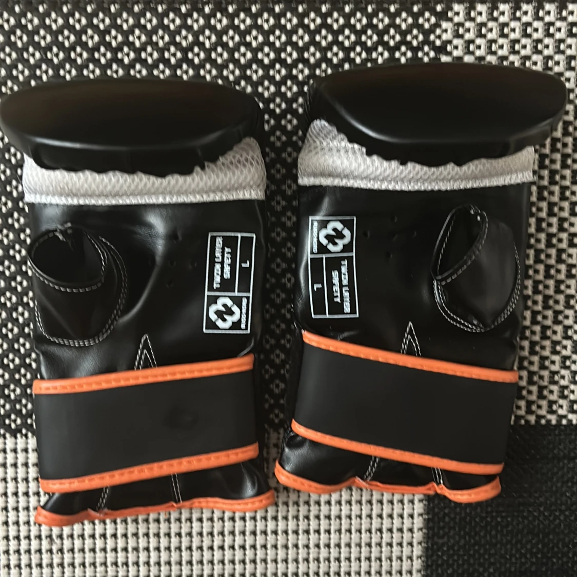 Svarta Budo-Nord fight handskar L - 1