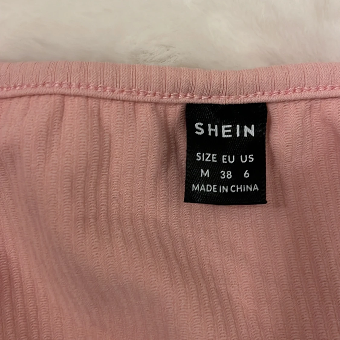 Ribbad croppad topp i pastellfärger storlek M - 4