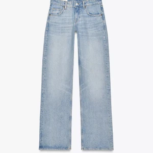 Zara jeans - såå snygga baggy jeans från Zara, slutsålda i nästan alla storlekar!! Helt oanvända med lapp kvar🫰🏼🫰🏼