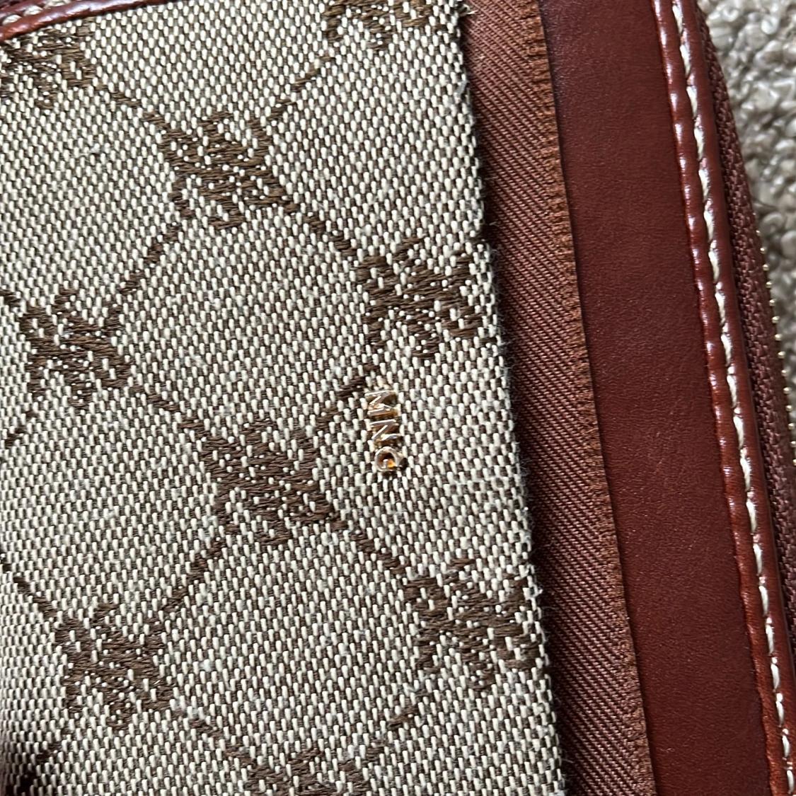 Brun och beige plånbok från MNG - 4