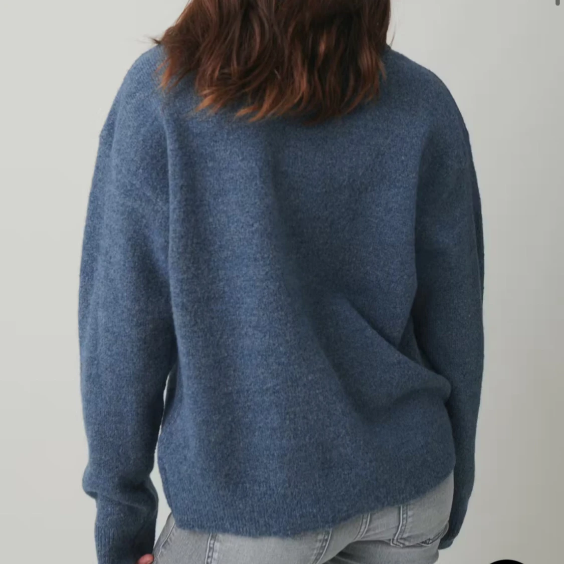 Blå stickad tröja - 1