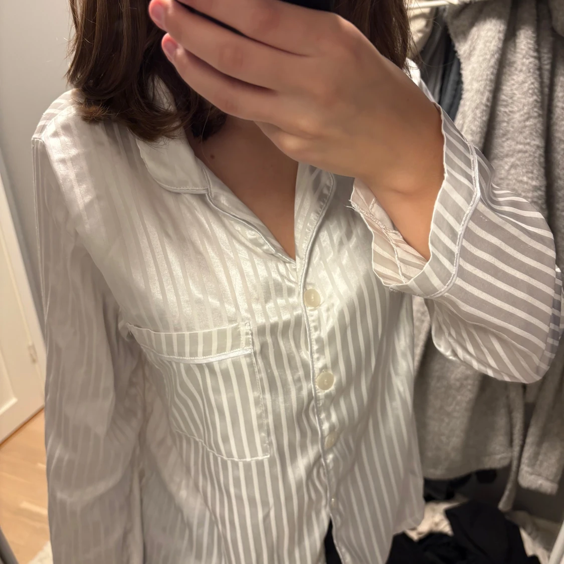 Vit pjamaströja  - 2