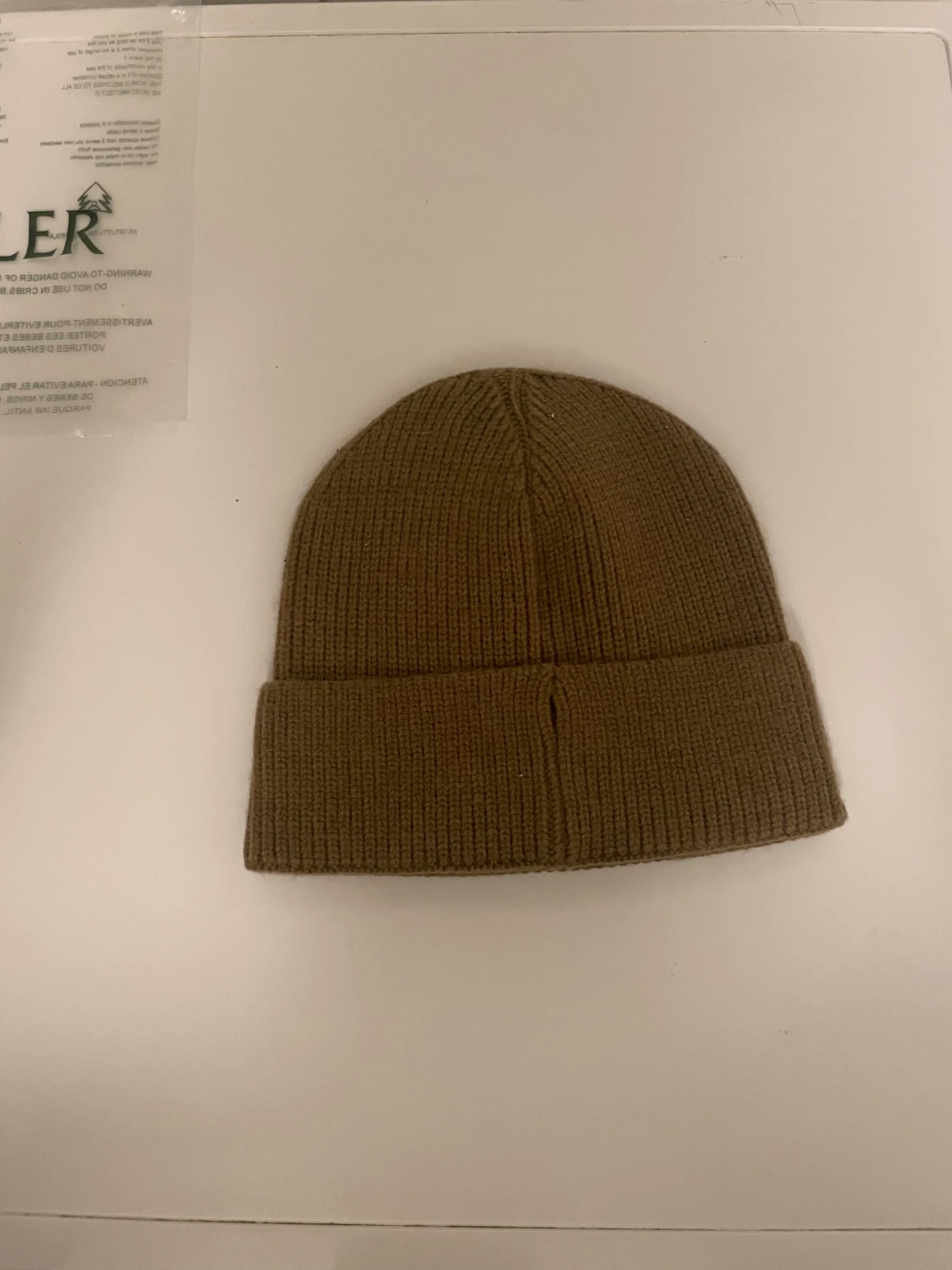 Beige stickad mössa från Moncler - 1