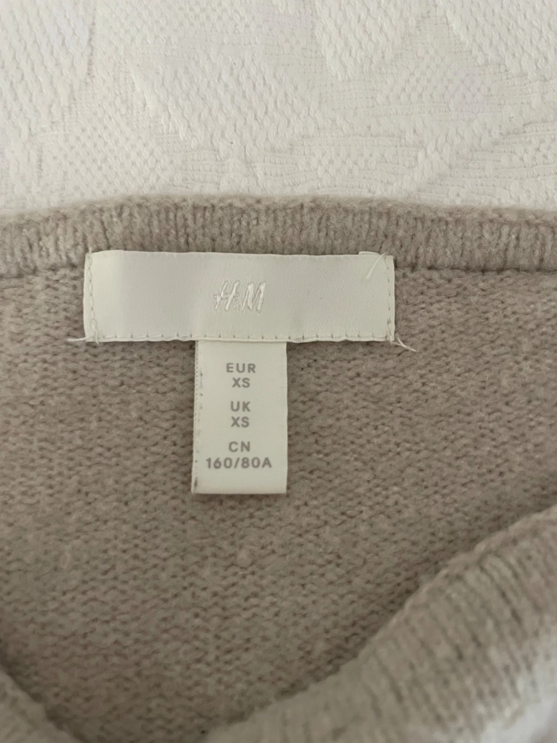 Beige stickad tröja med puffärm H&M - 1