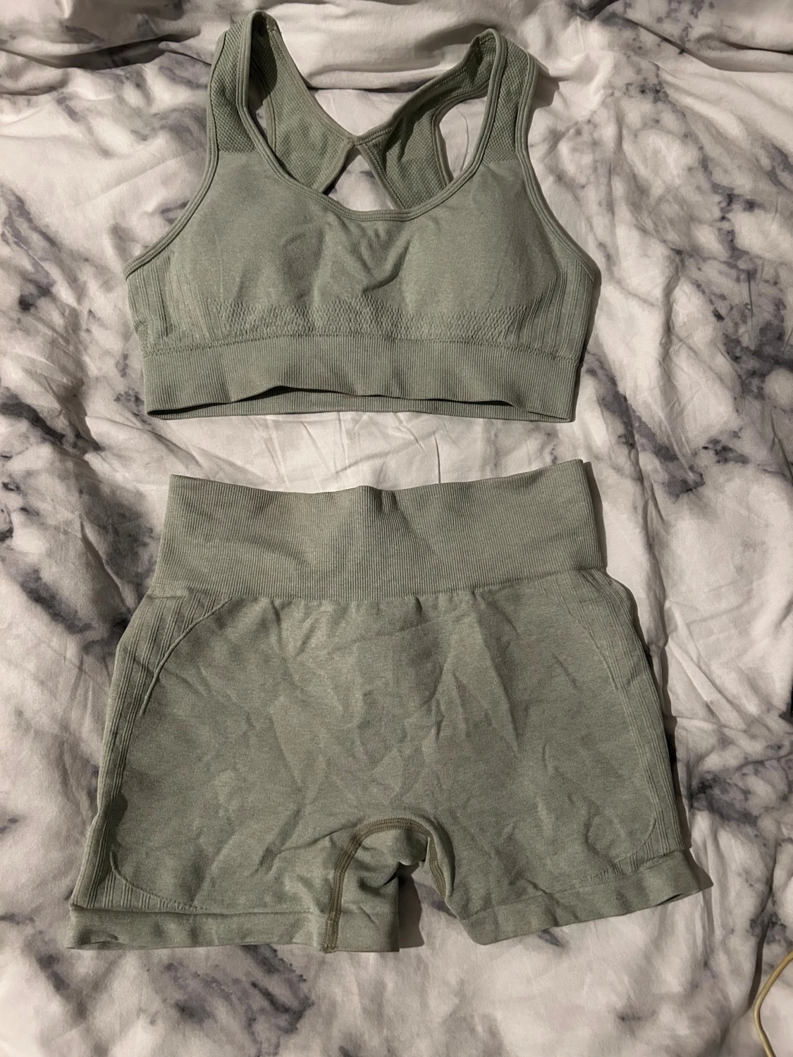 Ljusgröna seamless träningsshorts