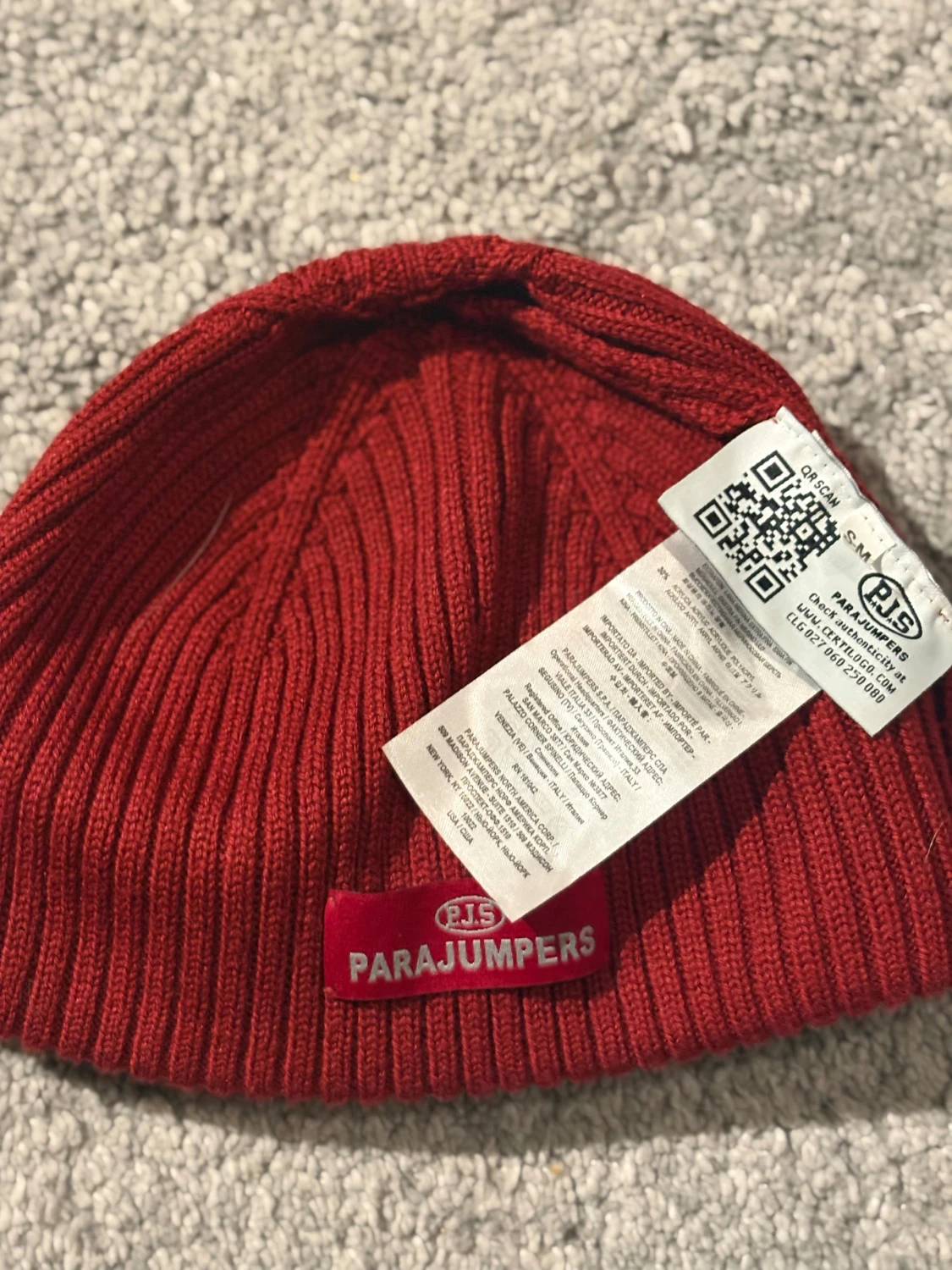 Röd parajumper mössa OANVÄND - 3