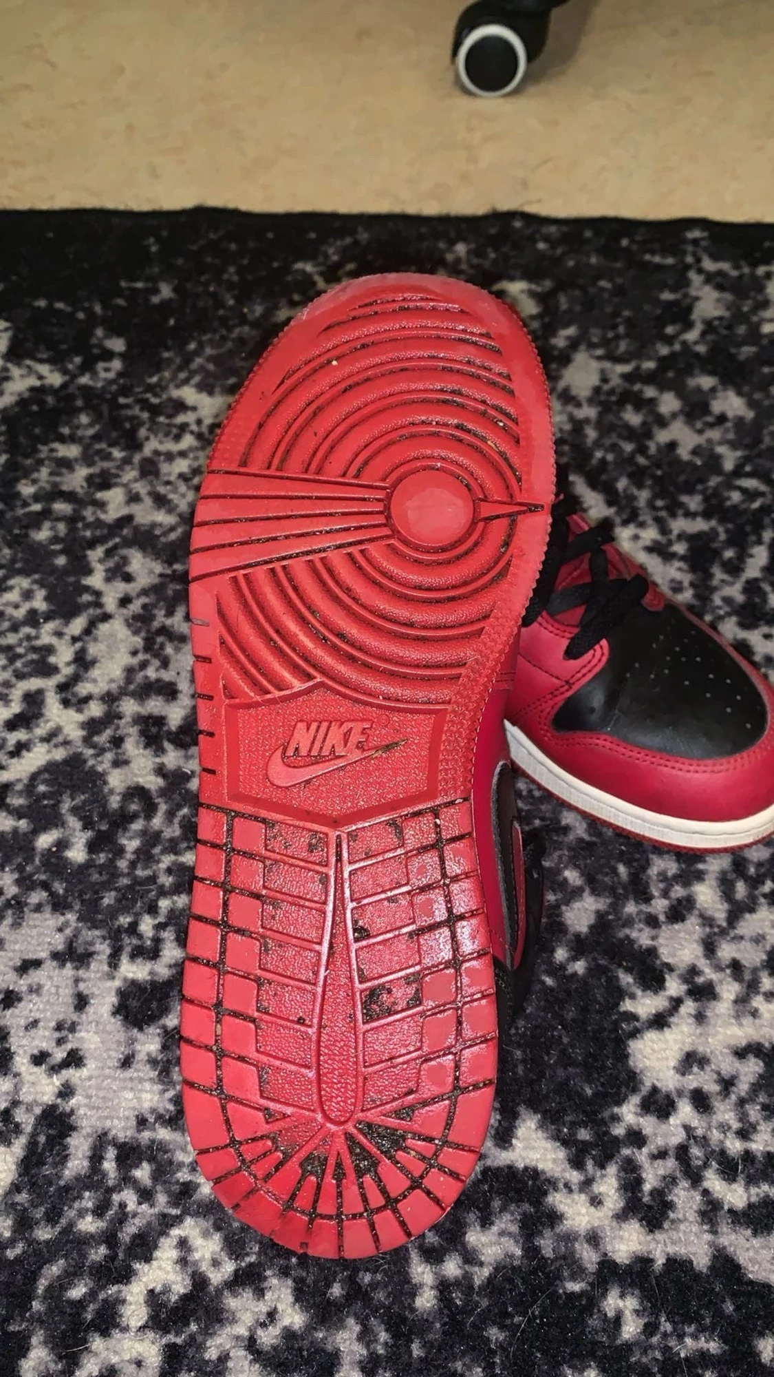 Nike Air Jordan 1 Mid röd/svart 39 - 4
