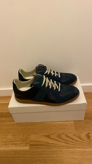 Maison Margiela  - SKICKA PRISFÖRSLAG! Skorna är använda ett fåtal gånger och har inga skador. Hör av er vid frågor 👋 