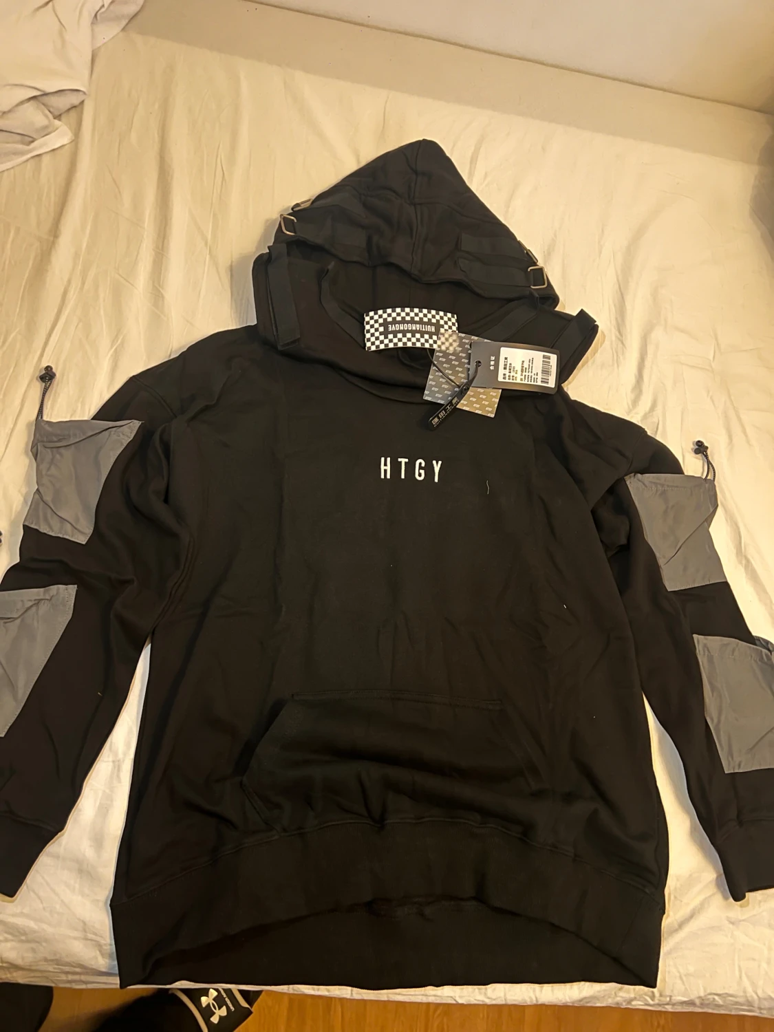 Helt ny svart tröja  - 4